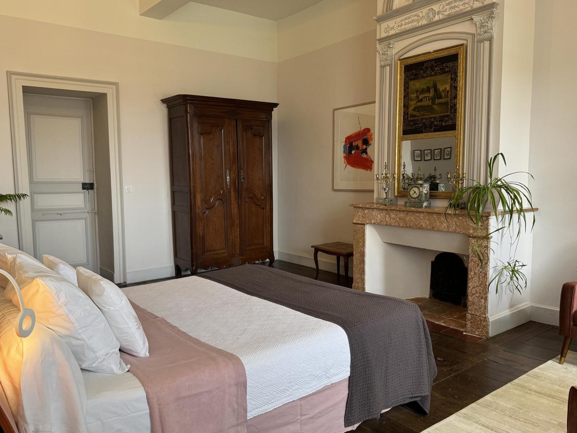 Oh, Le Chateau! Almayrac Room photo